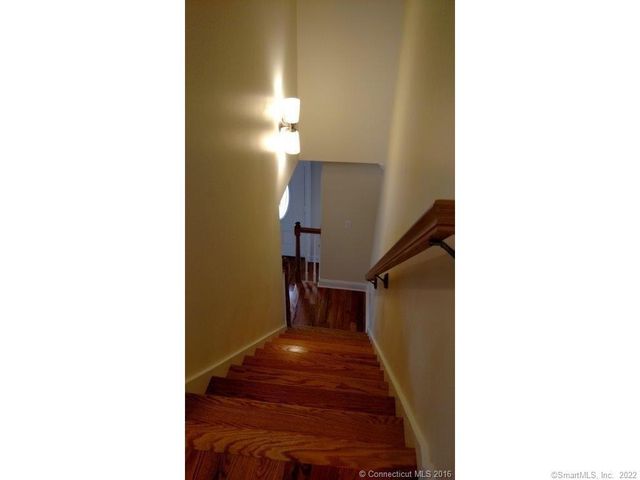 1 Hamilton Street 2, New London, CT 06320