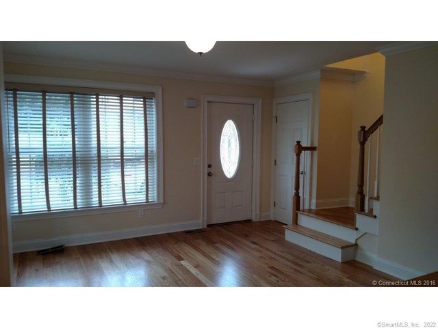 1 Hamilton Street 2, New London, CT 06320