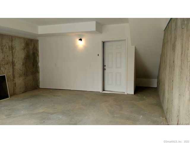 1 Hamilton Street 2, New London, CT 06320