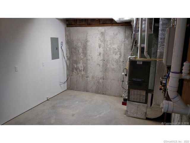 1 Hamilton Street 2, New London, CT 06320