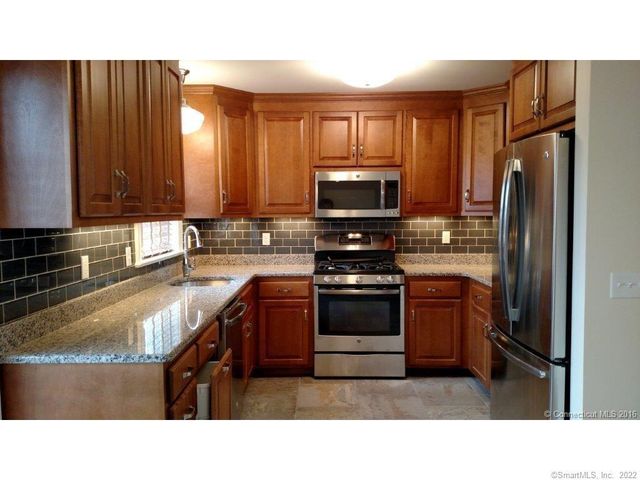 1 Hamilton Street 2, New London, CT 06320