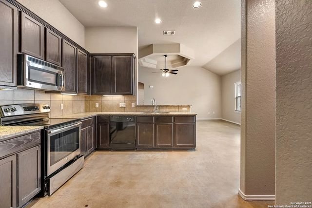 1042 Carolyn, New Braunfels, TX 78130