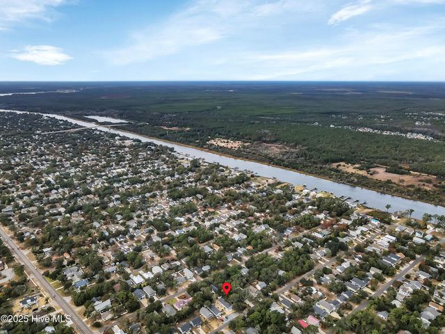 111 NE 19th Street C & D, Oak Island, NC 28465