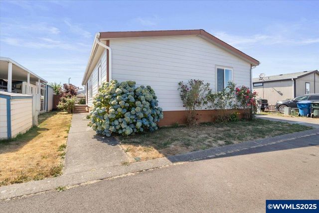 5168 Silver (#137) Lp NE 137, Salem, OR 97305