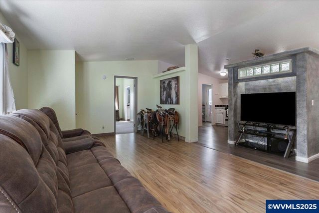 5168 Silver (#137) Lp NE 137, Salem, OR 97305