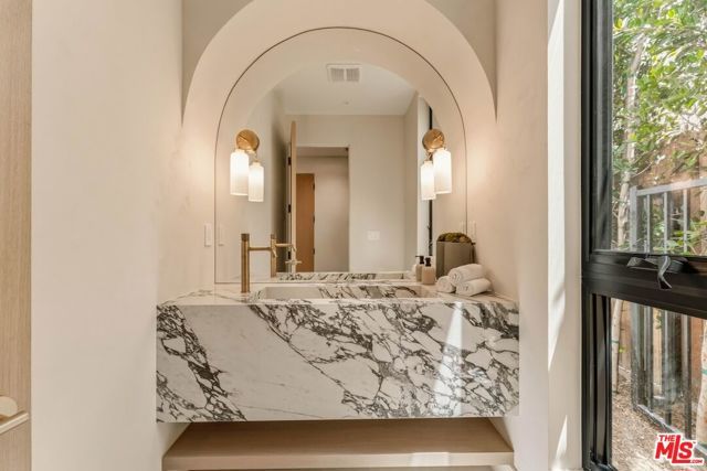4630 Saloma Avenue, Sherman Oaks, CA 91403