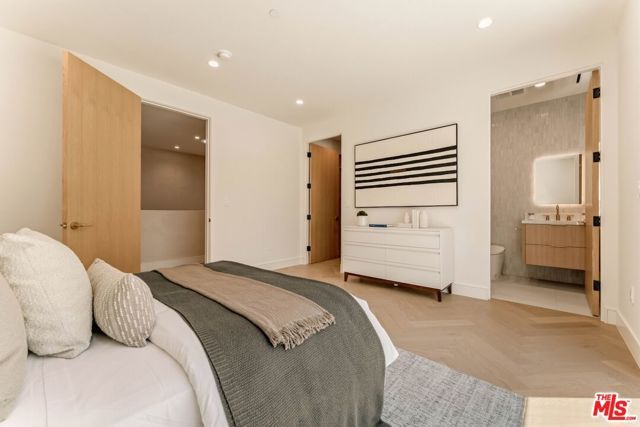 4630 Saloma Avenue, Sherman Oaks, CA 91403