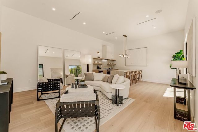 4630 Saloma Avenue, Sherman Oaks, CA 91403