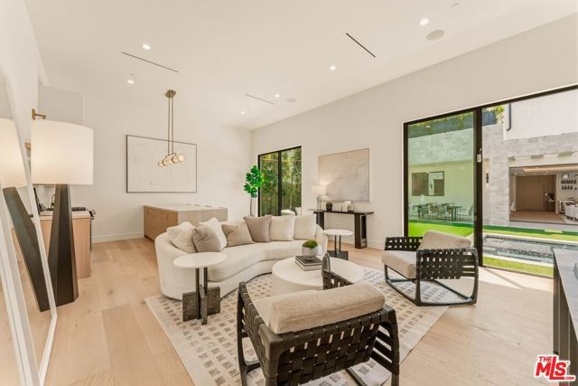 4630 Saloma Avenue, Sherman Oaks, CA 91403
