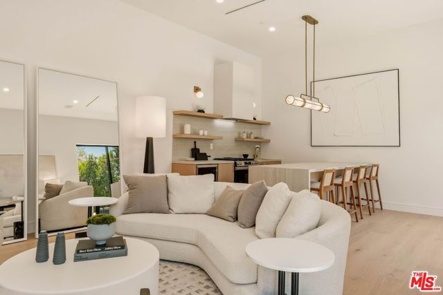 4630 Saloma Avenue, Sherman Oaks, CA 91403