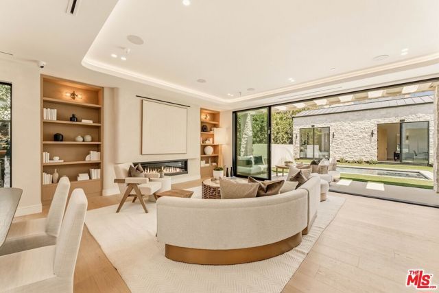 4630 Saloma Avenue, Sherman Oaks, CA 91403