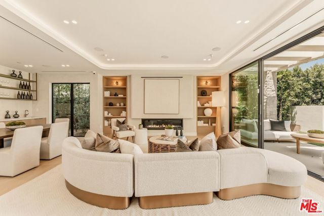 4630 Saloma Avenue, Sherman Oaks, CA 91403