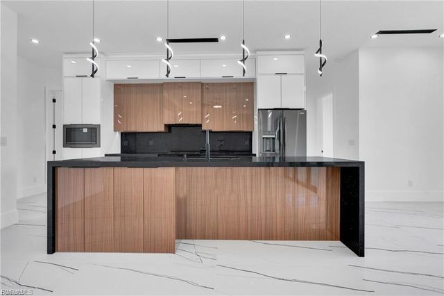 4209 Caloosa PKWY N, Cape Coral, FL 33993