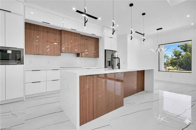 4209 Caloosa PKWY N, Cape Coral, FL 33993