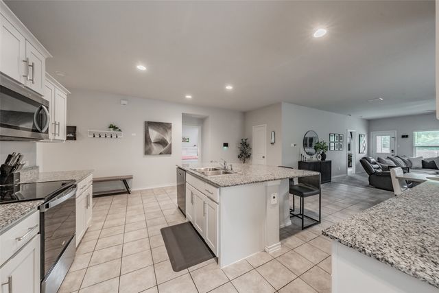 104 Piping Rock Drive, Fort Worth, TX 76131
