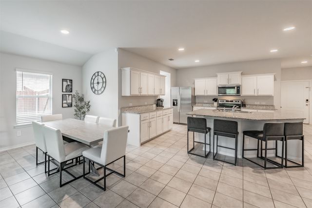 104 Piping Rock Drive, Fort Worth, TX 76131