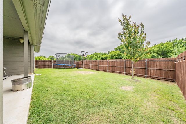 104 Piping Rock Drive, Fort Worth, TX 76131