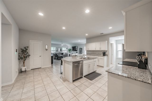 104 Piping Rock Drive, Fort Worth, TX 76131