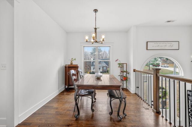 105 Brook Hollow Ct, Bon Aqua, TN 37025