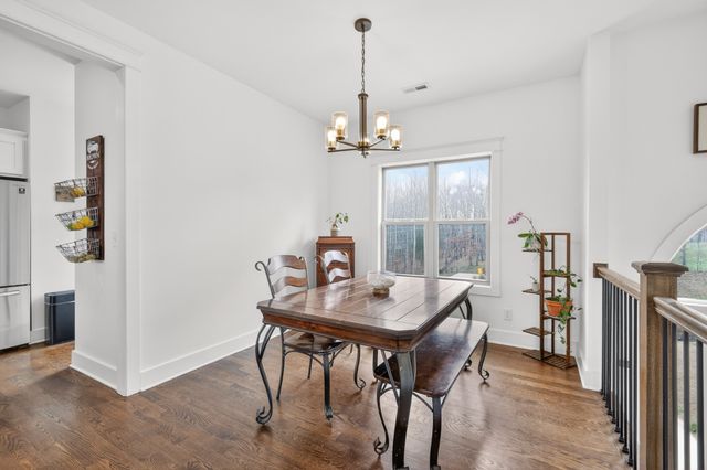 105 Brook Hollow Ct, Bon Aqua, TN 37025