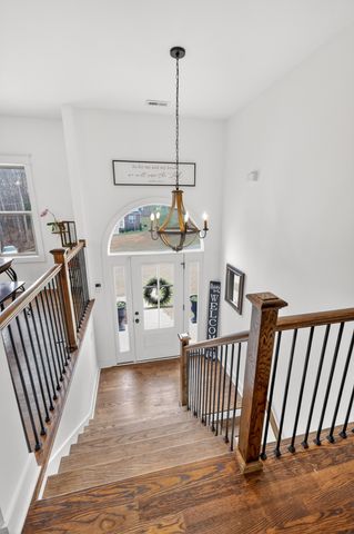 105 Brook Hollow Ct, Bon Aqua, TN 37025