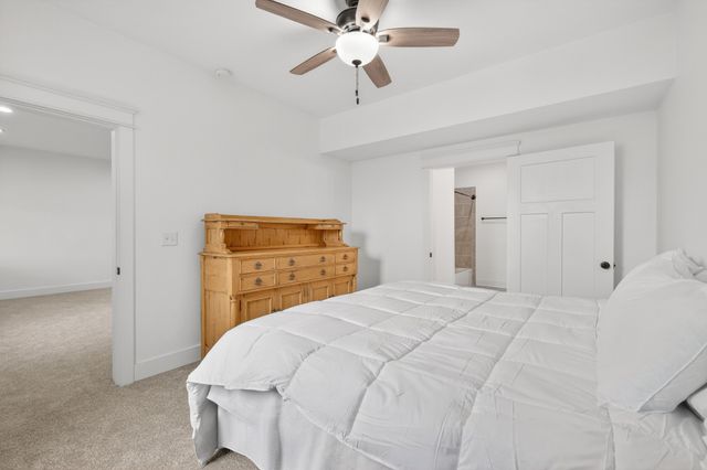 105 Brook Hollow Ct, Bon Aqua, TN 37025