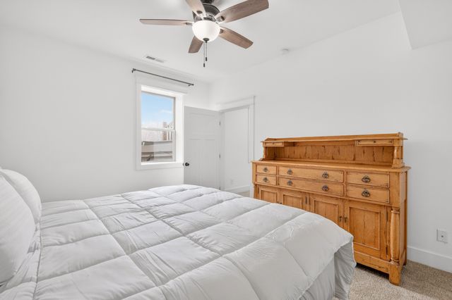 105 Brook Hollow Ct, Bon Aqua, TN 37025