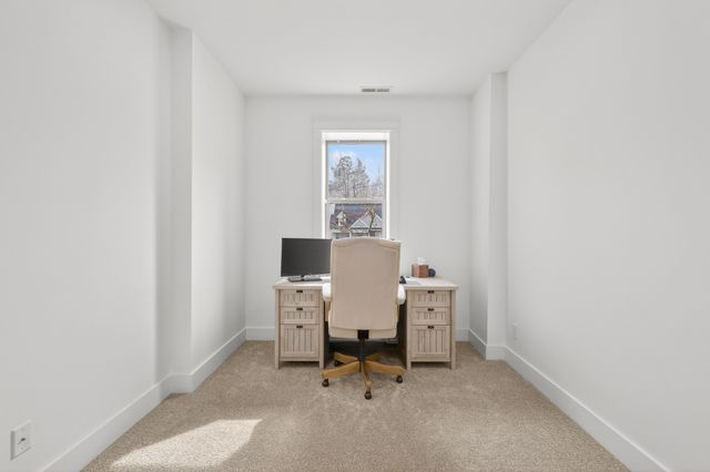 105 Brook Hollow Ct, Bon Aqua, TN 37025