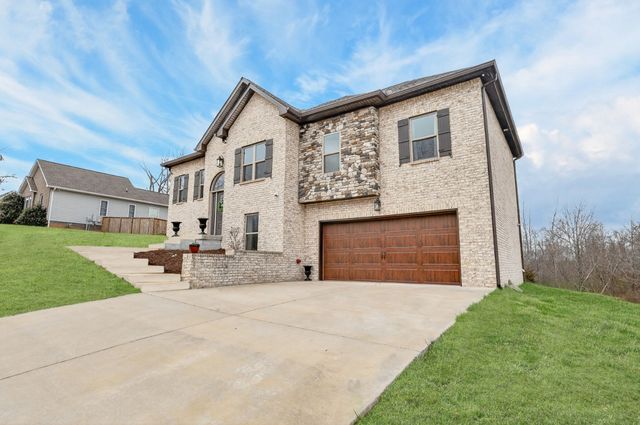 105 Brook Hollow Ct, Bon Aqua, TN 37025
