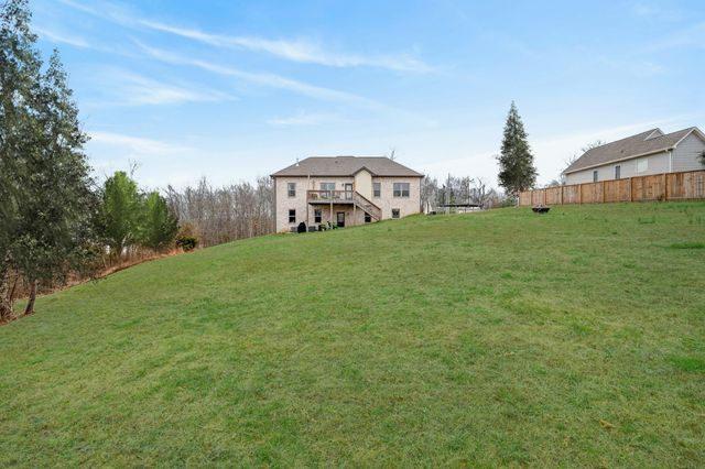 105 Brook Hollow Ct, Bon Aqua, TN 37025