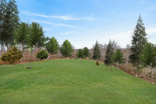 105 Brook Hollow Ct, Bon Aqua, TN 37025