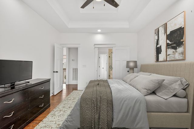 105 Brook Hollow Ct, Bon Aqua, TN 37025