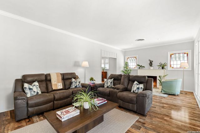 230 Argyle, Alamo Heights, TX 78209