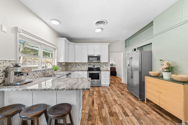 230 Argyle, Alamo Heights, TX 78209