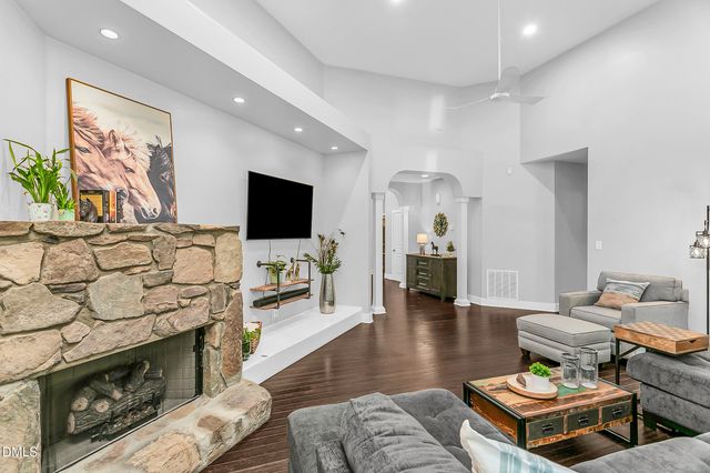 8 Rabbit Path, Bahama, NC 27503