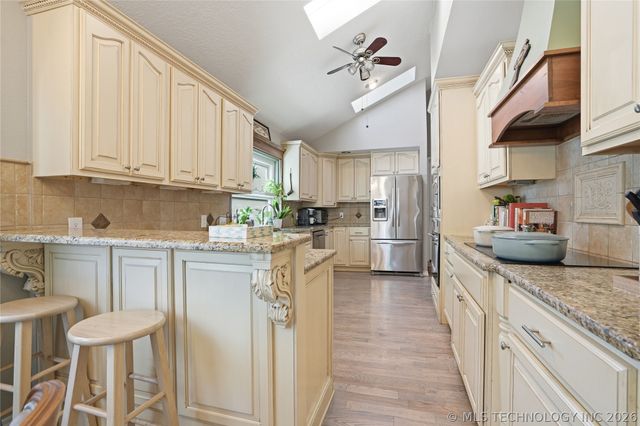 3733 E 64th Place, Tulsa, OK 74136