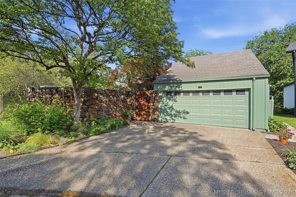 3733 E 64th Place, Tulsa, OK 74136