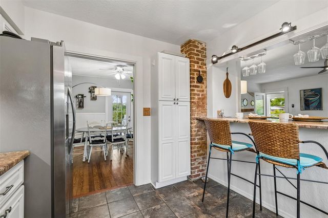 646 80TH AVENUE N, St Petersburg, FL 33702