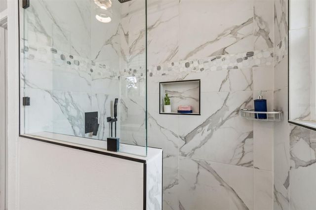 646 80TH AVENUE N, St Petersburg, FL 33702