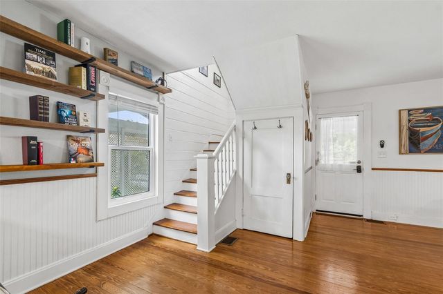 646 80TH AVENUE N, St Petersburg, FL 33702