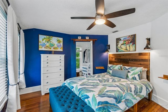 646 80TH AVENUE N, St Petersburg, FL 33702