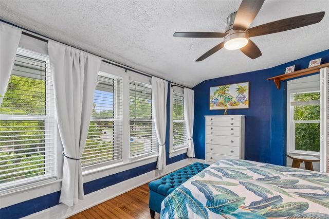 646 80TH AVENUE N, St Petersburg, FL 33702