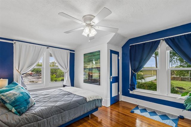 646 80TH AVENUE N, St Petersburg, FL 33702