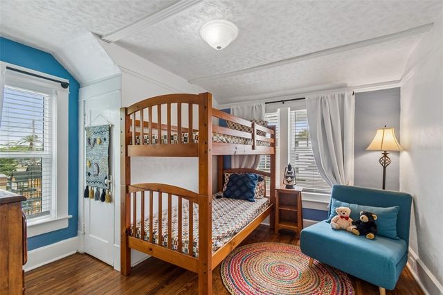 646 80TH AVENUE N, St Petersburg, FL 33702