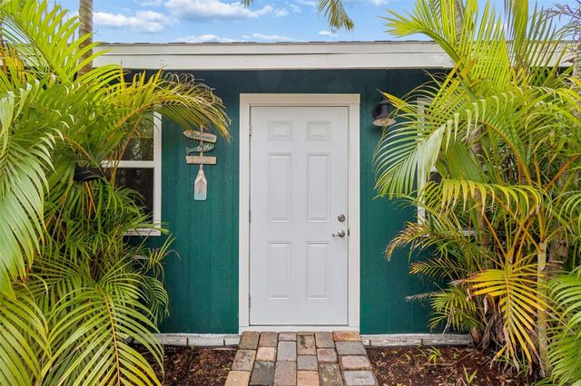 646 80TH AVENUE N, St Petersburg, FL 33702