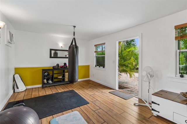 646 80TH AVENUE N, St Petersburg, FL 33702