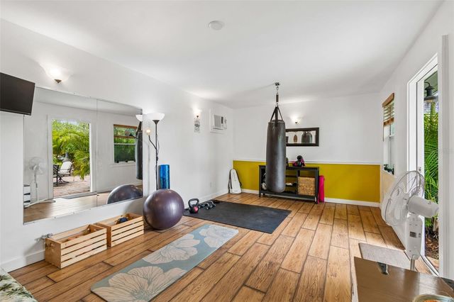 646 80TH AVENUE N, St Petersburg, FL 33702