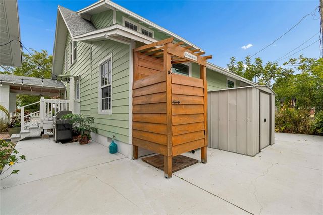 646 80TH AVENUE N, St Petersburg, FL 33702