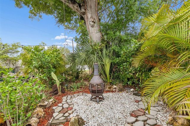 646 80TH AVENUE N, St Petersburg, FL 33702