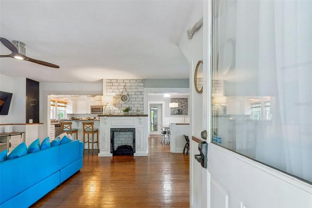 646 80TH AVENUE N, St Petersburg, FL 33702